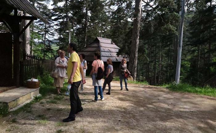 Црква брвнара у Јабланици
